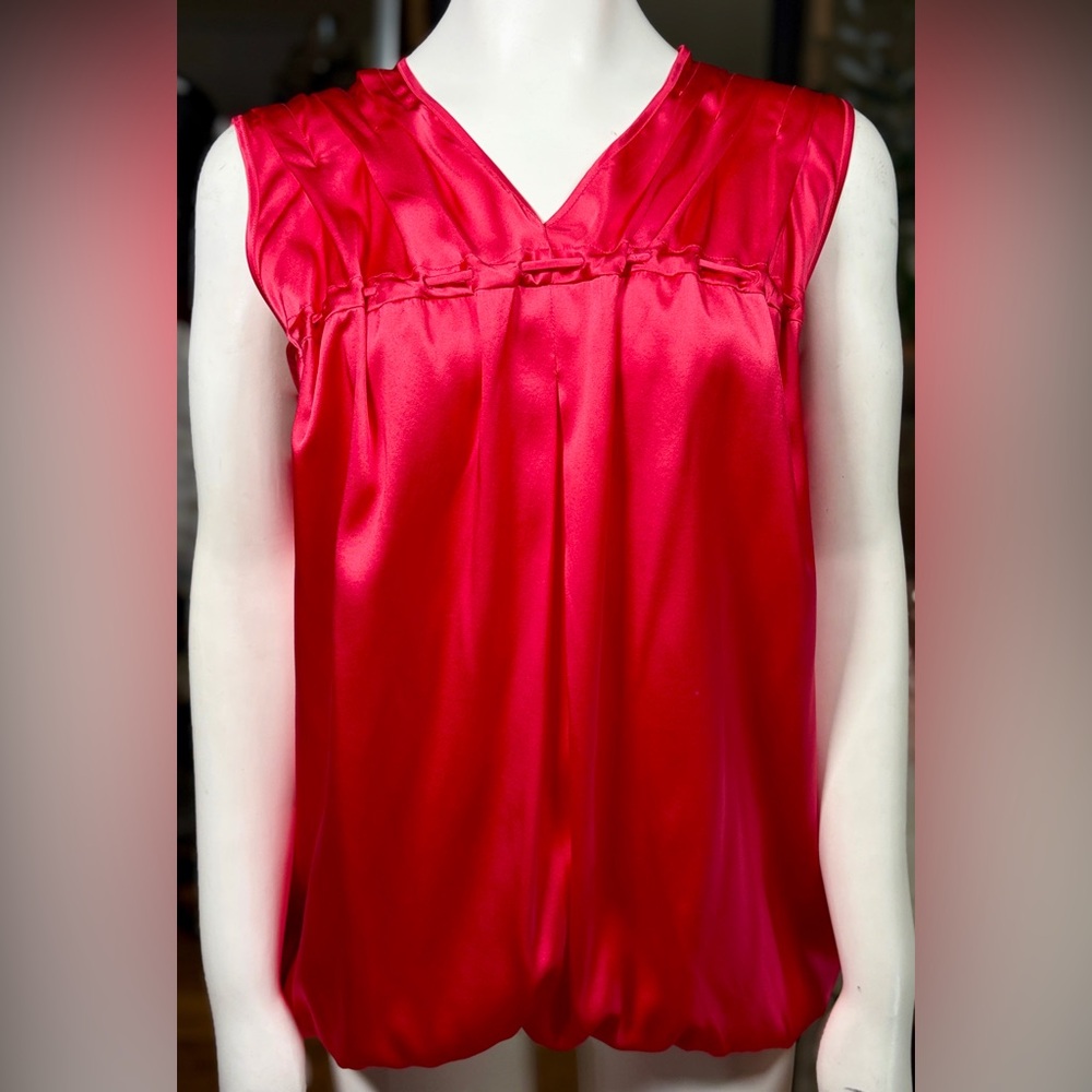 BCBG Max Azria Magenta Pink Stretch Silk Sleeveless Pleated Vneck Blouse, Sz S